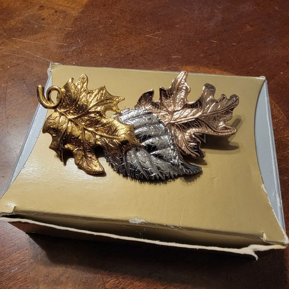 Vintage Avon Three Leaf Brooch